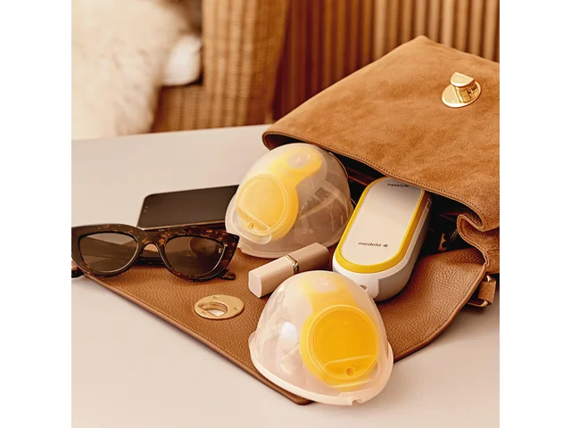 Medela Freestyle Flex Double Breast Pump - Handsfree